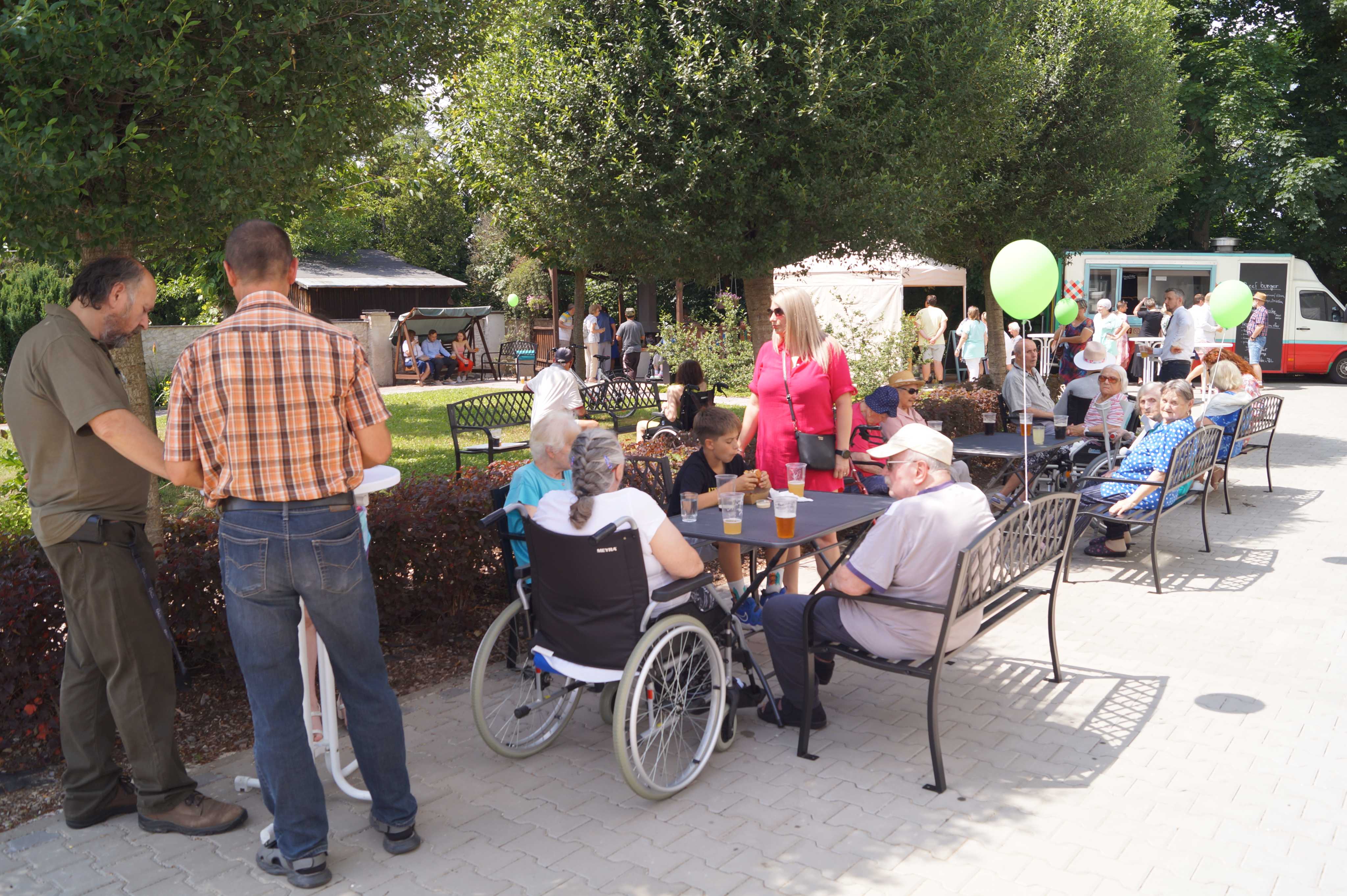 Oslava renovace Domova Chrudim ? 8