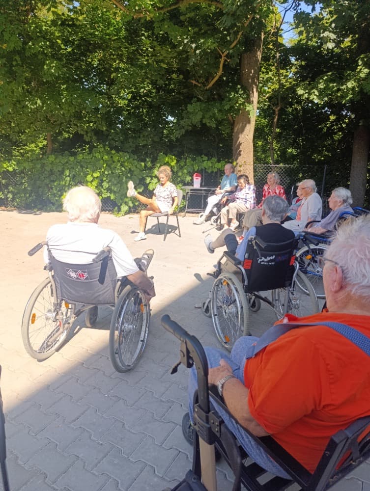 Společně na zahradě: Cvičení a kuželky?️‍♂️??️‍♀️ 0