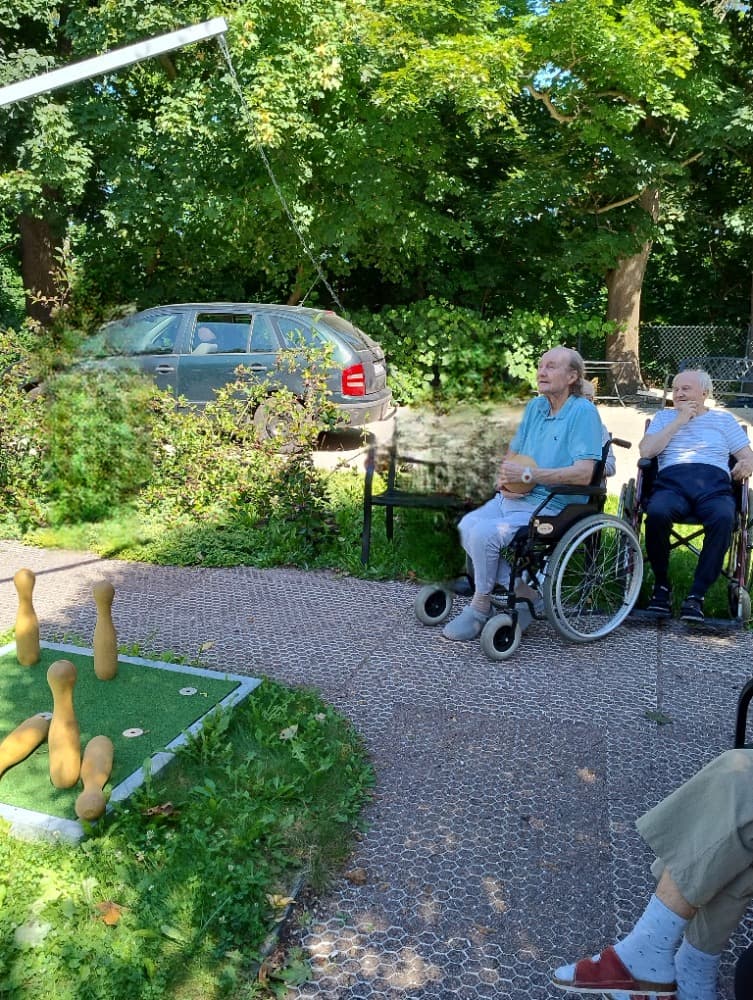 Společně na zahradě: Cvičení a kuželky?️‍♂️??️‍♀️ 4