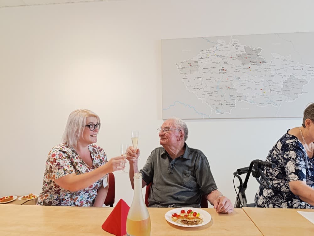 NAROZENINY - srpen 2