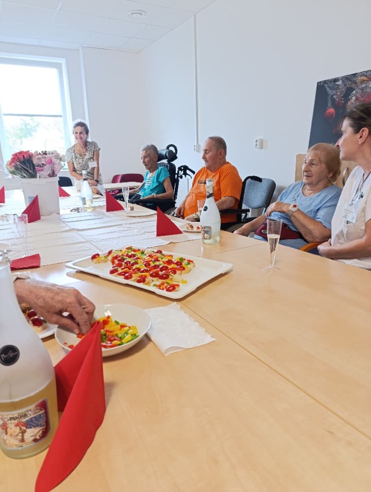 NAROZENINY - srpen 5