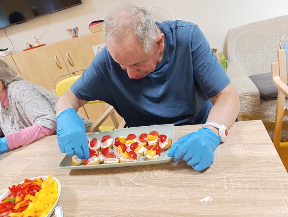 NAROZENINY - září 6