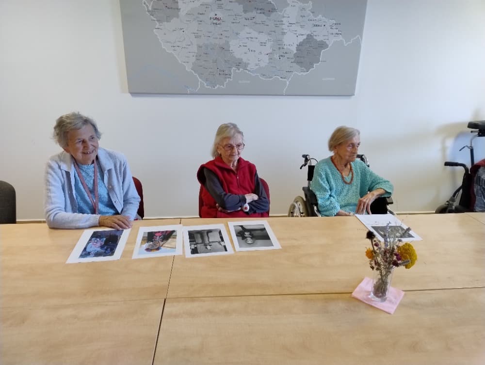 NAROZENINY - říjen + přednáška 33