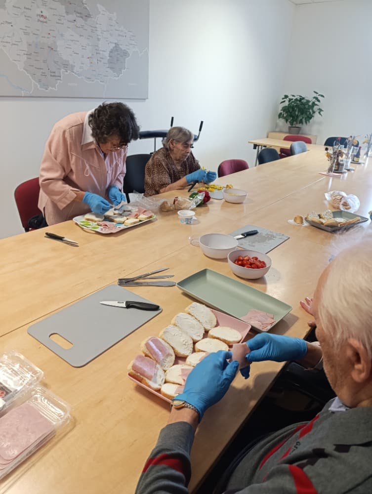 NAROZENINY - listopad 0