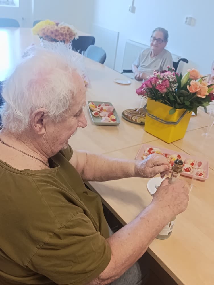 NAROZENINY - prosinec 2