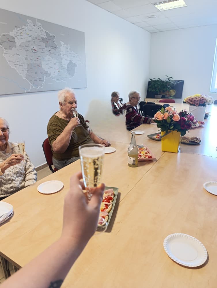 NAROZENINY - prosinec 11