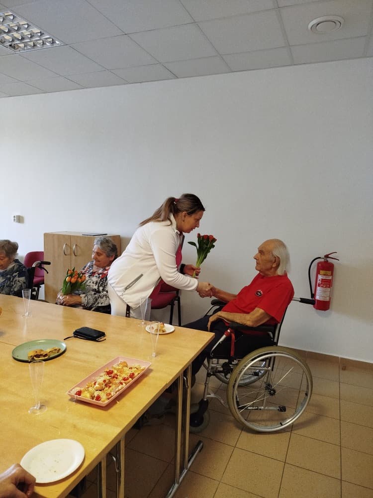 NAROZENINY - únor 4