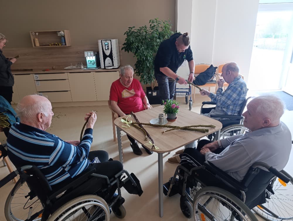 Pletení pomlázek + velikonoční stromky 0