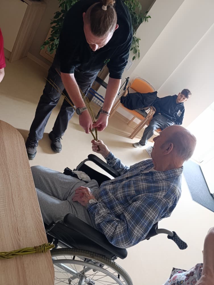 Pletení pomlázek + velikonoční stromky 11