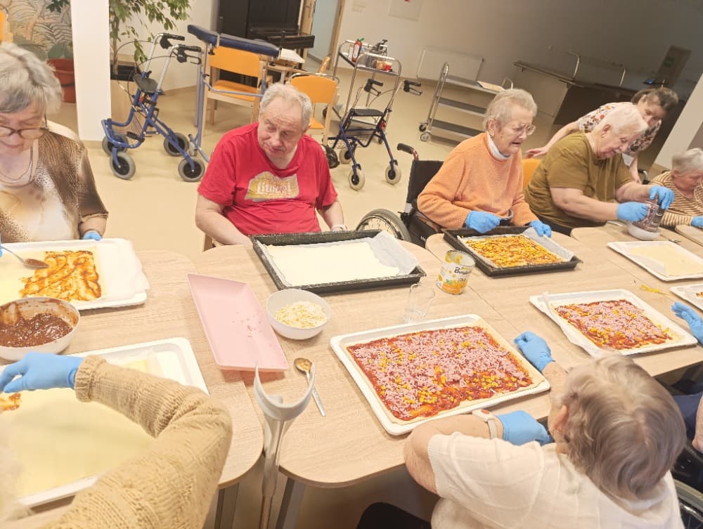 Pizza koláč, rumové kuličky 15