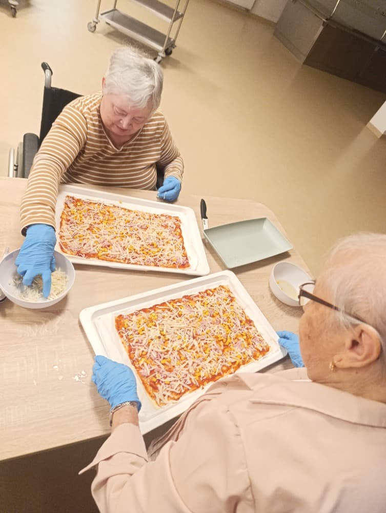 Pizza koláč, rumové kuličky 17
