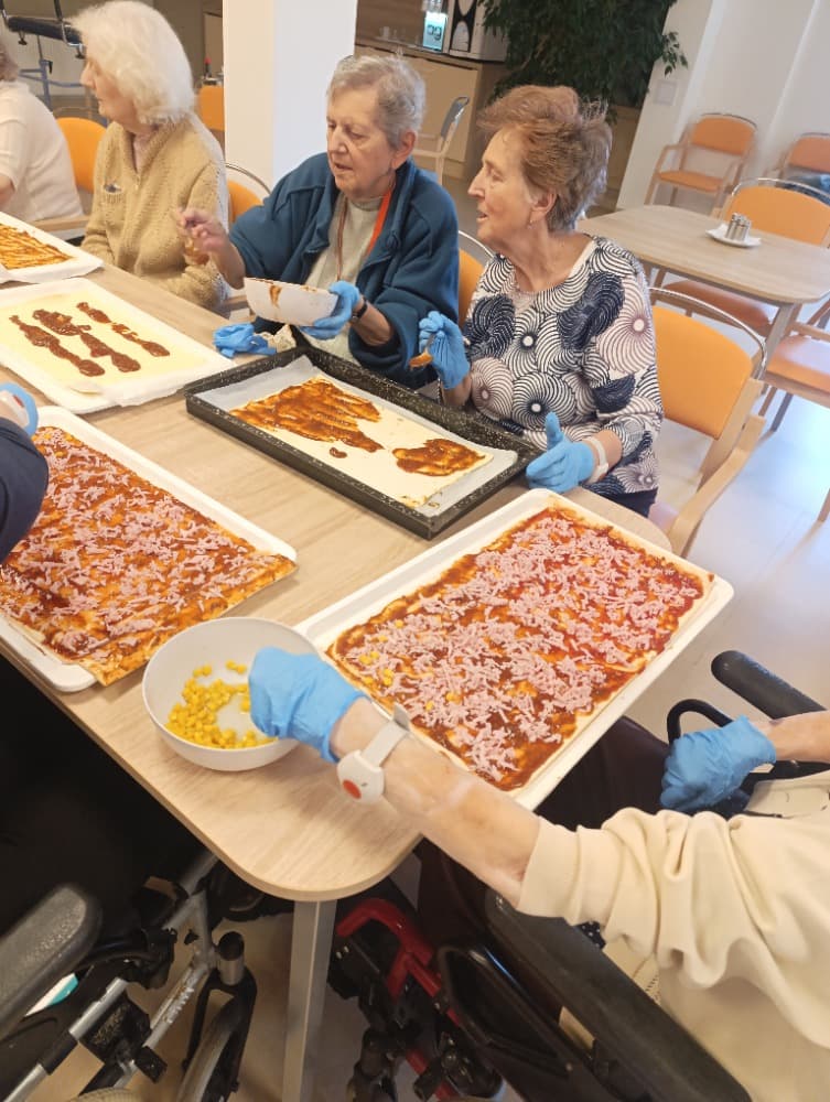 Pizza koláč, rumové kuličky 18