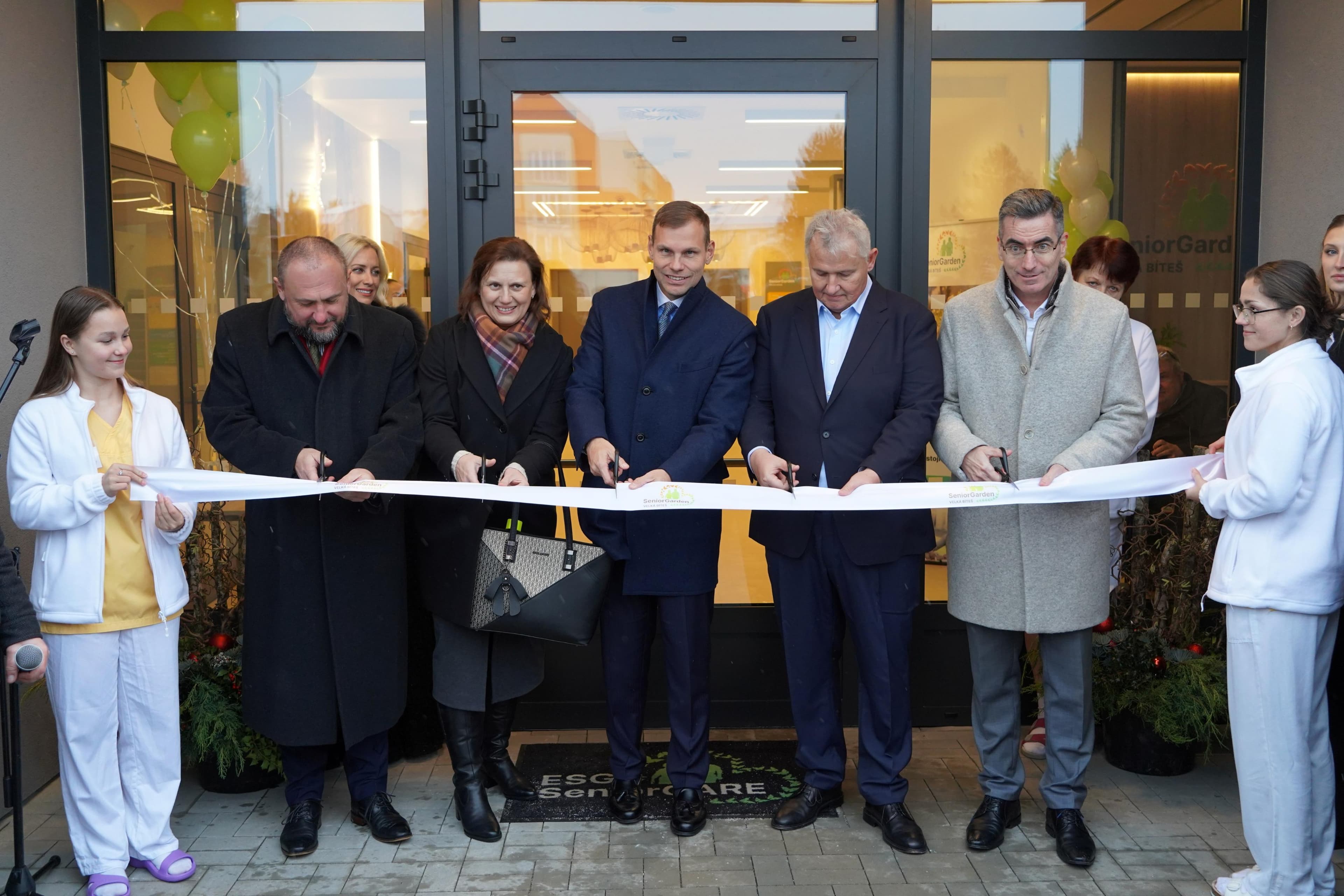 Grand Opening! 🏩🧓👵 0