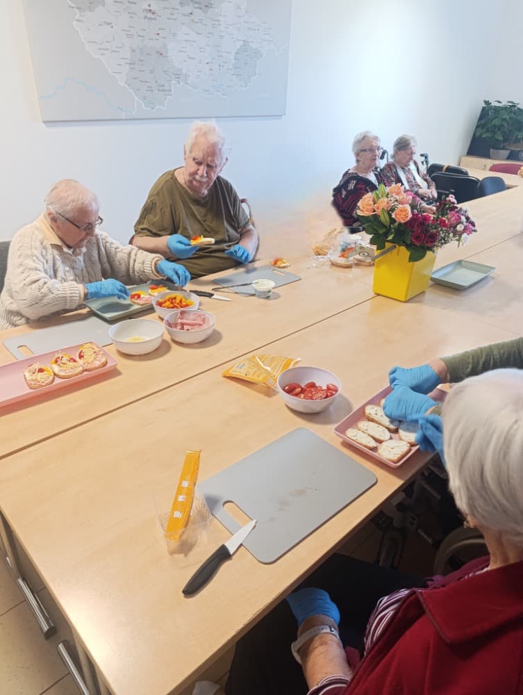 NAROZENINY - prosinec 10