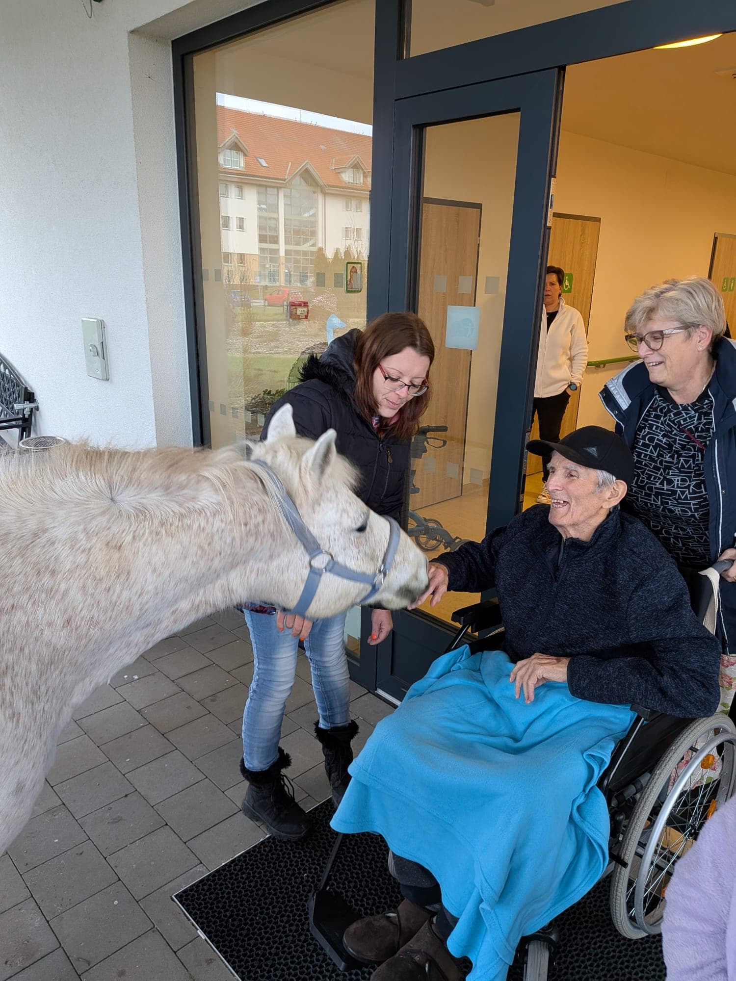 Návštěva bílého koně