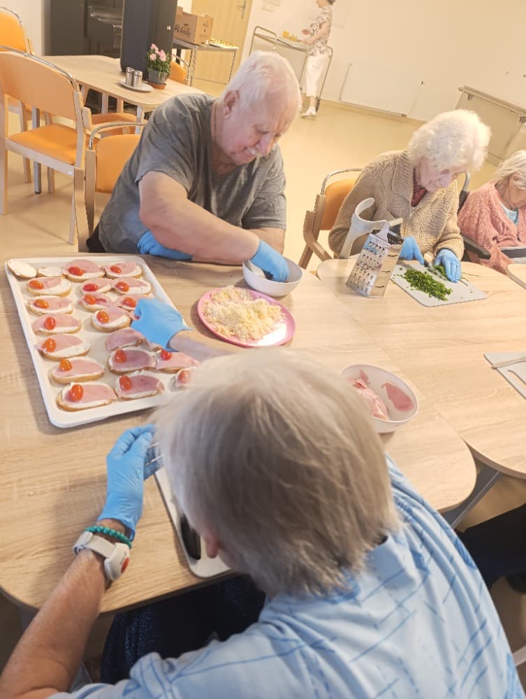 NAROZENINY - březen 2