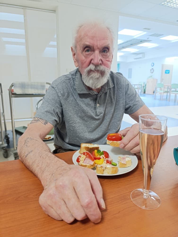 NAROZENINY - říjen + přednáška 19