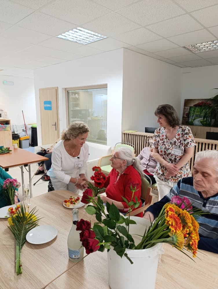 NAROZENINY - říjen + přednáška 26