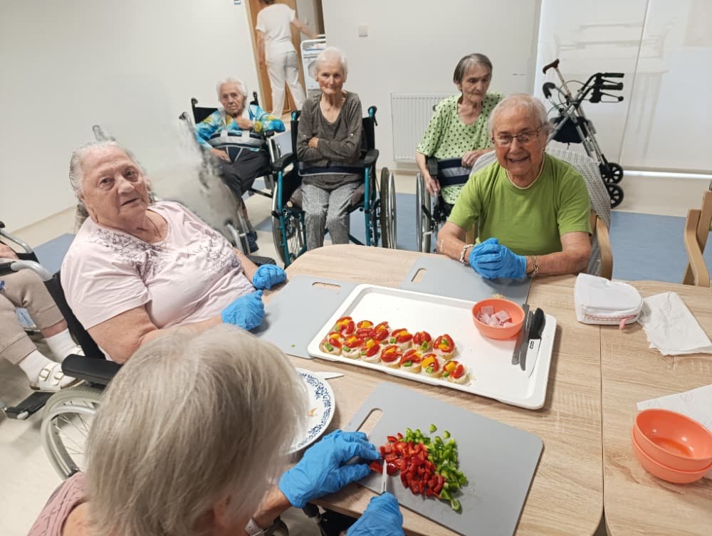 NAROZENINY - říjen + přednáška 29