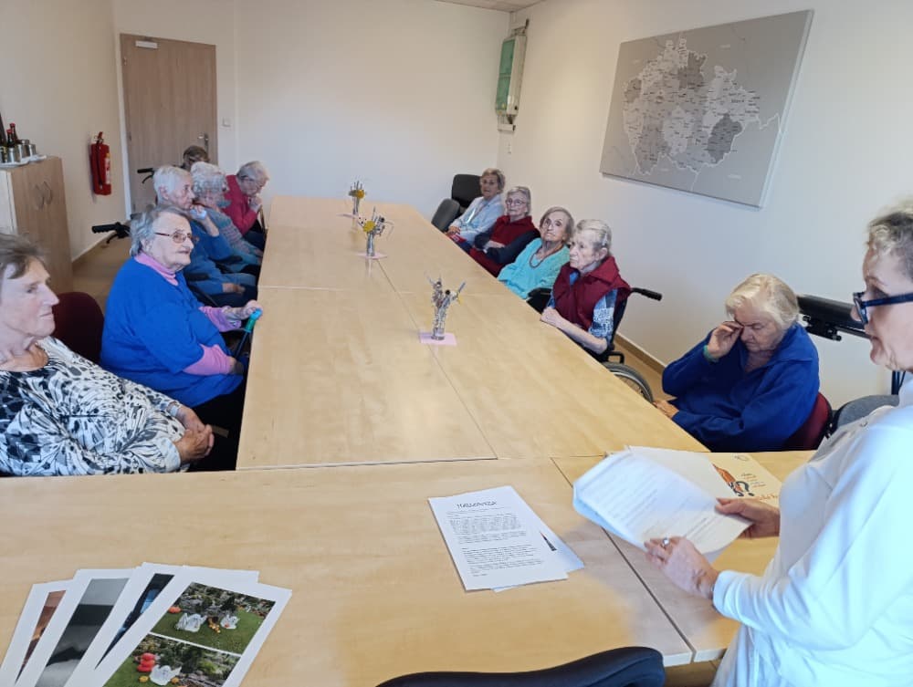 NAROZENINY - říjen + přednáška 35